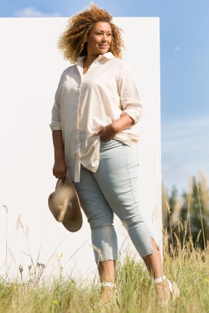 BAWEŁNIANE SPODNIE DAMSKIE 3/4 wysoki stan bielony jeans