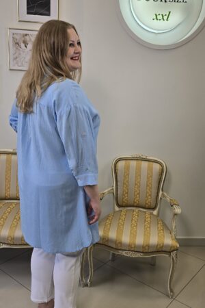 BŁĘKITNA DAMSKA KOSZULA PLUS SIZE – LNIANA DŁUGA RĘKAW 3/4
