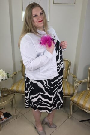 BIAŁA DAMSKA JEANSOWA KURTECZKA W DUŻYM ROZMIARZE