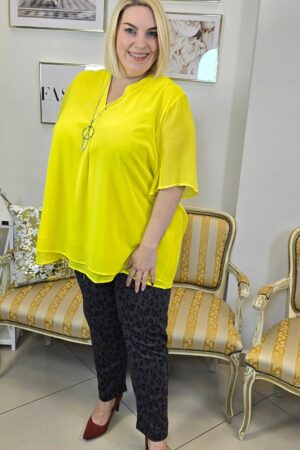 KOSZULOWA BLUZKA PLUS SIZE dwuwarstwowa, zwiewna i elegancka