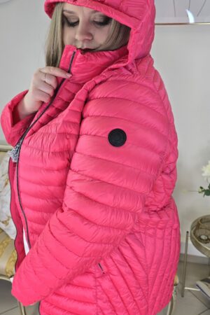 CIENKA KURTKA PIKOWANA DLA PUSZYSTYCH KOBIET DOSTĘPNA W 3 KOLORACH