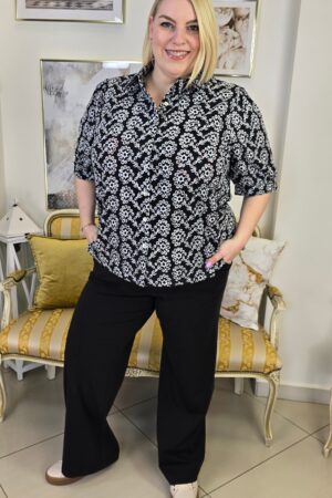 CZARUJĄCA DAMSKA KOSZULA W DUŻYM ROZMIARZE z angielskim haftem