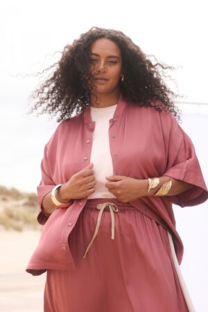 BLUZKA Z WISKOZY PLUS SIZE marki YEST
