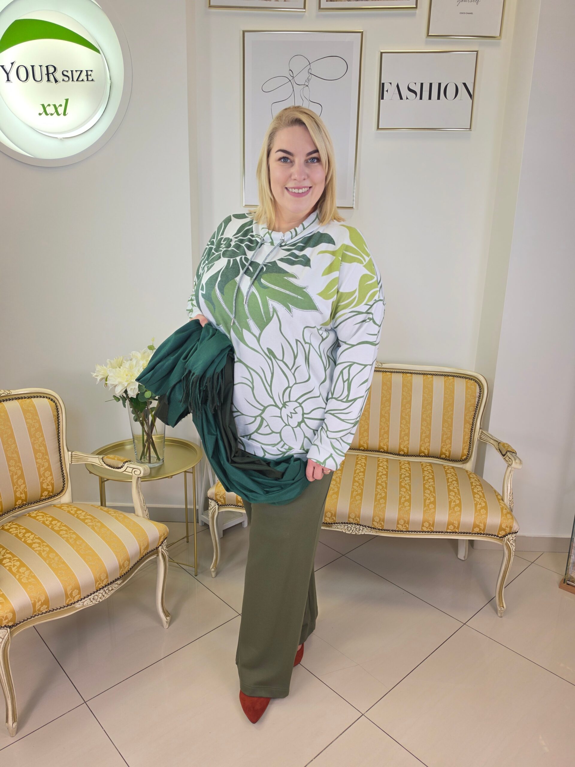 CIENKI DAMSKI SWETEREK PLUS SIZE Z WIĄZANIEM PRZY STÓJCE marki HAJO - obrazek 6