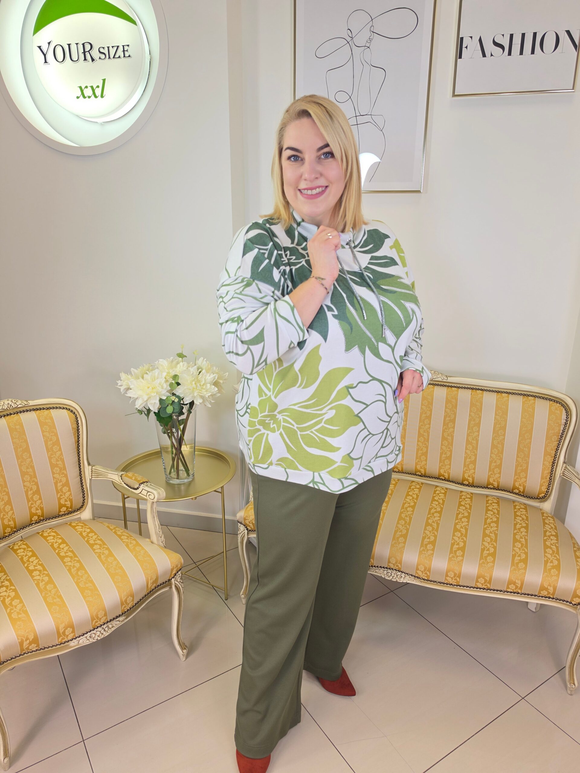 CIENKI DAMSKI SWETEREK PLUS SIZE Z WIĄZANIEM PRZY STÓJCE marki HAJO - obrazek 4